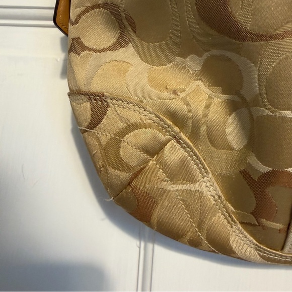 Coach logo small Tan Handbag - Picture 4 of 10